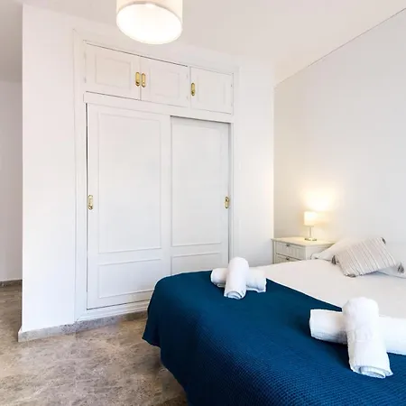 Center Location & Parking Free With Largeterrace & Bbq Apartment