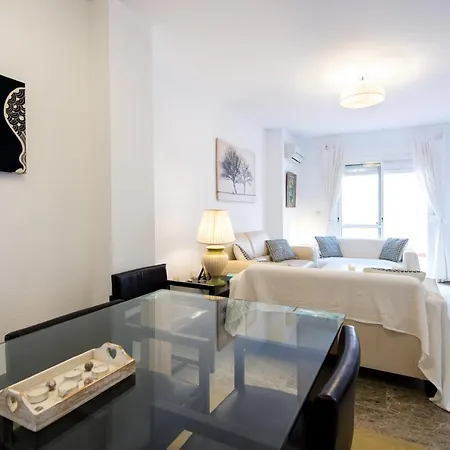 Center Location & Parking Free With Largeterrace & Bbq Apartment