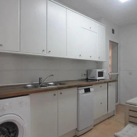 Center Location & Parking Free With Largeterrace & Bbq Apartment