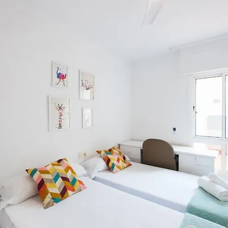 Center Location & Parking Free With Largeterrace & Bbq *